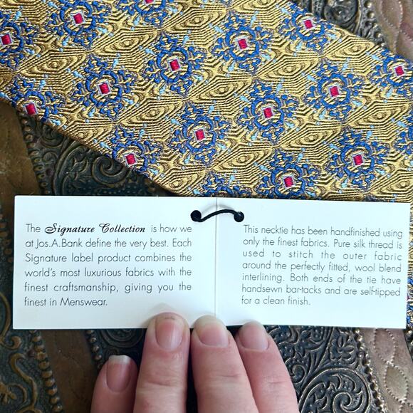 Jos A Bank tie metallic gold NWT diamond pattern silk luxury Signature - Picture 6 of 9